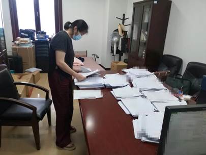 說明: F:\待辦事宜(辦公電腦)\各類宣傳、新聞稿件\2022-6-21三條新聞稿\我館周靜、李滿艷老師借調省委協助檔案整理3.jpg