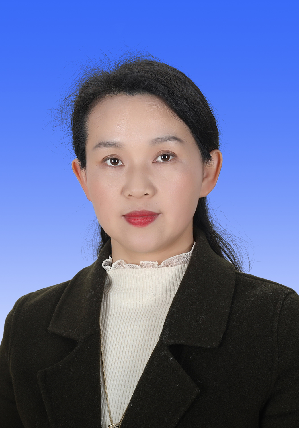 王芳-院黨委委員，兼應(yīng)數(shù)系主任