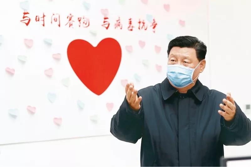 2020年2月10日,中共中央總書記、國家主席、中央軍委主席習近平在北京調研指導新冠肺炎疫情防控工作。這是習近平在朝陽區疾病預防控制中心調研。新華社記者 劉彬/攝